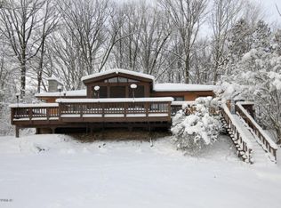12572 Maple St, Gobles, MI 49055