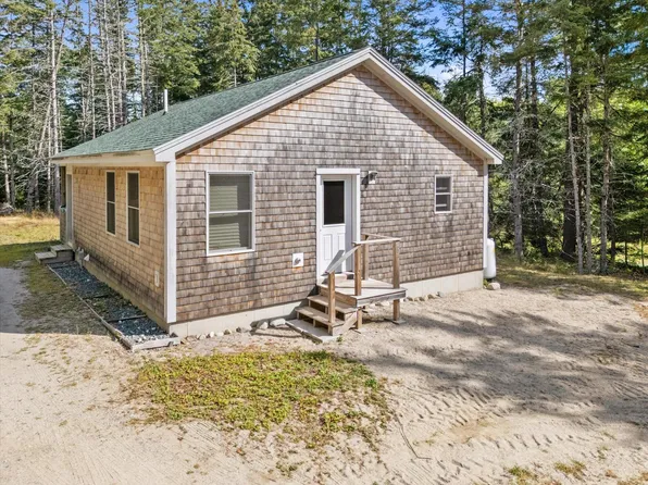 12 Maslow Square #12, Blue Hill, ME 04614