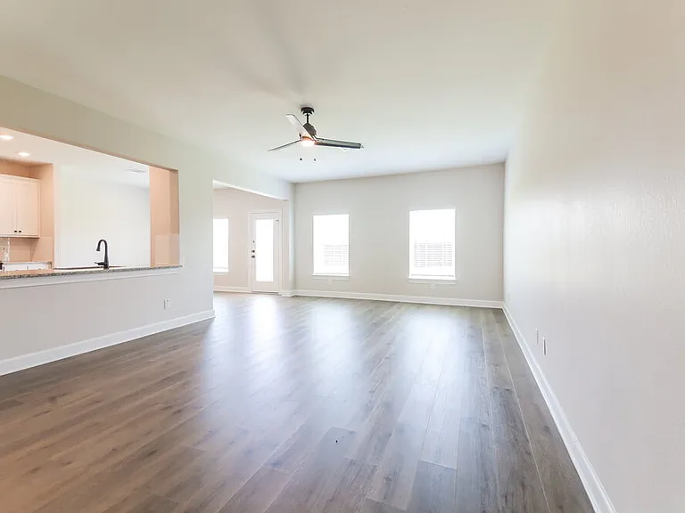 709 Princeton Hts — Photo 5