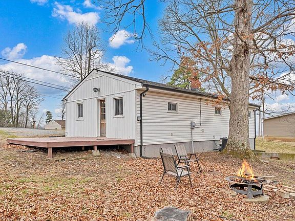 5th image of 383 Ridge Rd