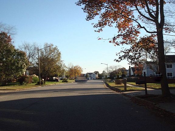 4th image of 1612 Notley Dr
