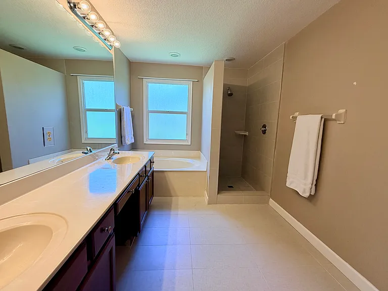 5745 SE Crooked Oak Ave — Photo 11