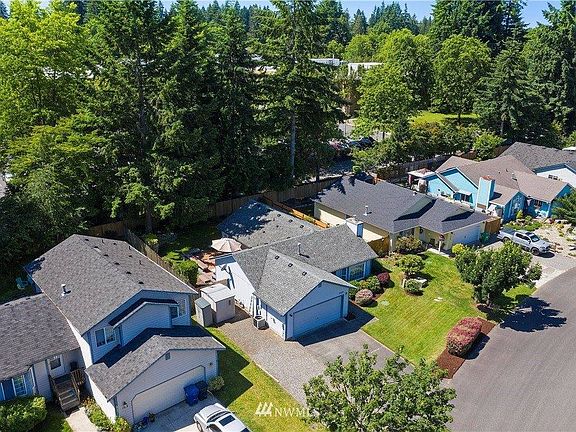 2nd image of 1524 Mapleridge Dr NE