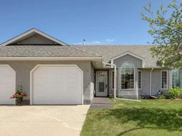 12 W Parklane Pl, Strathmore, AB T1P 1K7
