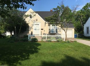 380 Parkside Dr, Bay Village, OH 44140