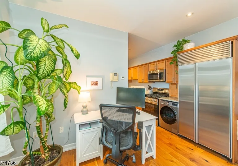 276 Chestnut St #1G — Photo 10