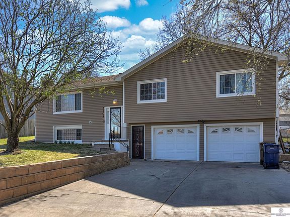 3rd image of 3309 Golden Blvd