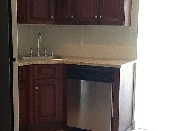 3rd image of 425 Broadway #3