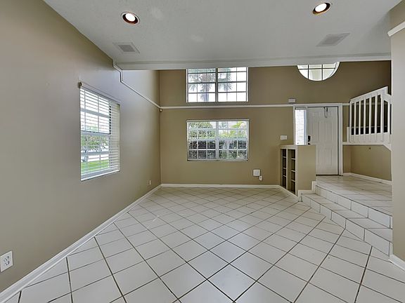 5th image of 6279 Windlass Cir
