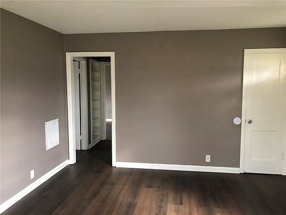 4th image of 2445 N Arlington Ct