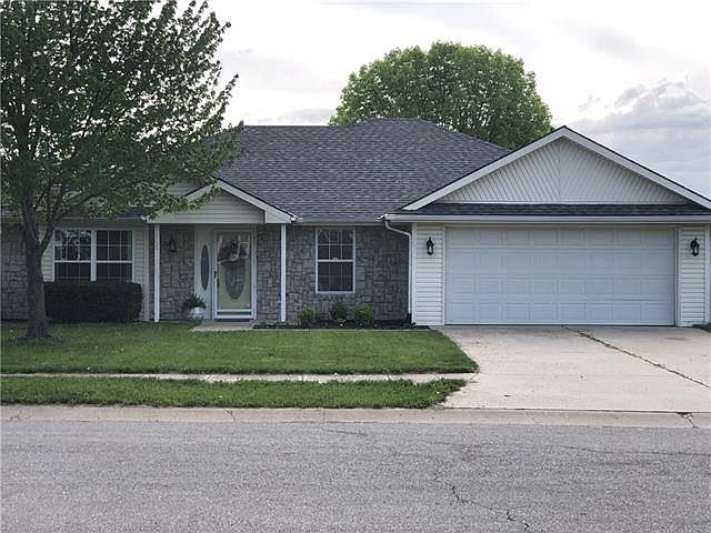 1st image of 105 NW Amanda Ct
