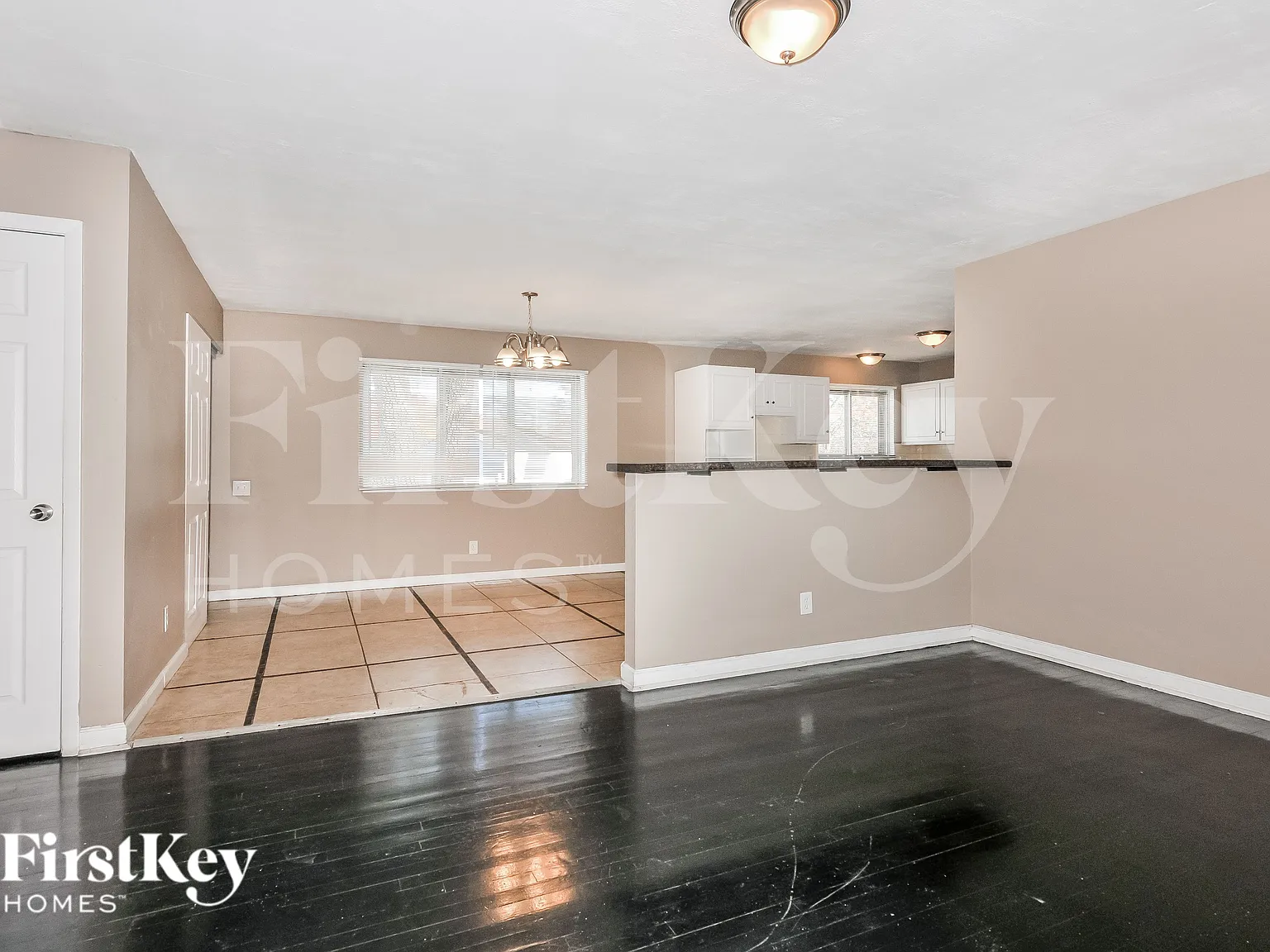 3 bed, 1.5 bath, 1089 sqft, $1,805 — Photo 3