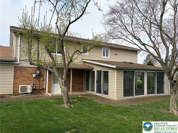 5th image of 3320 Chaucer Ln