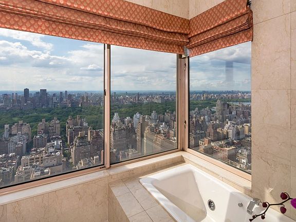 4th image of 200 E 69th St Ph F