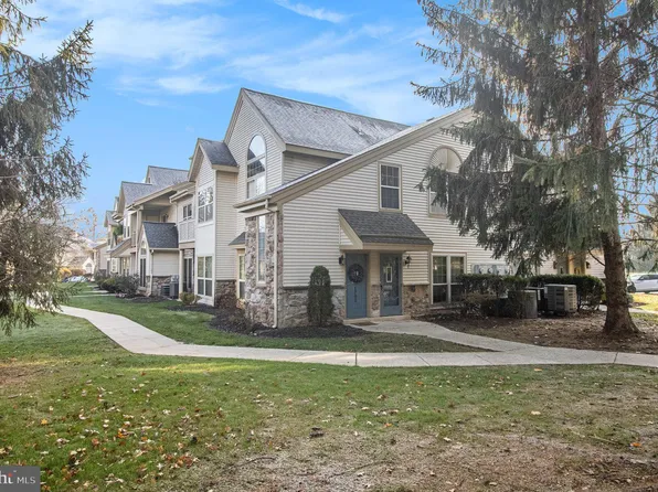 1701 Foxmeadow Cir #1701, Royersford, PA 19468