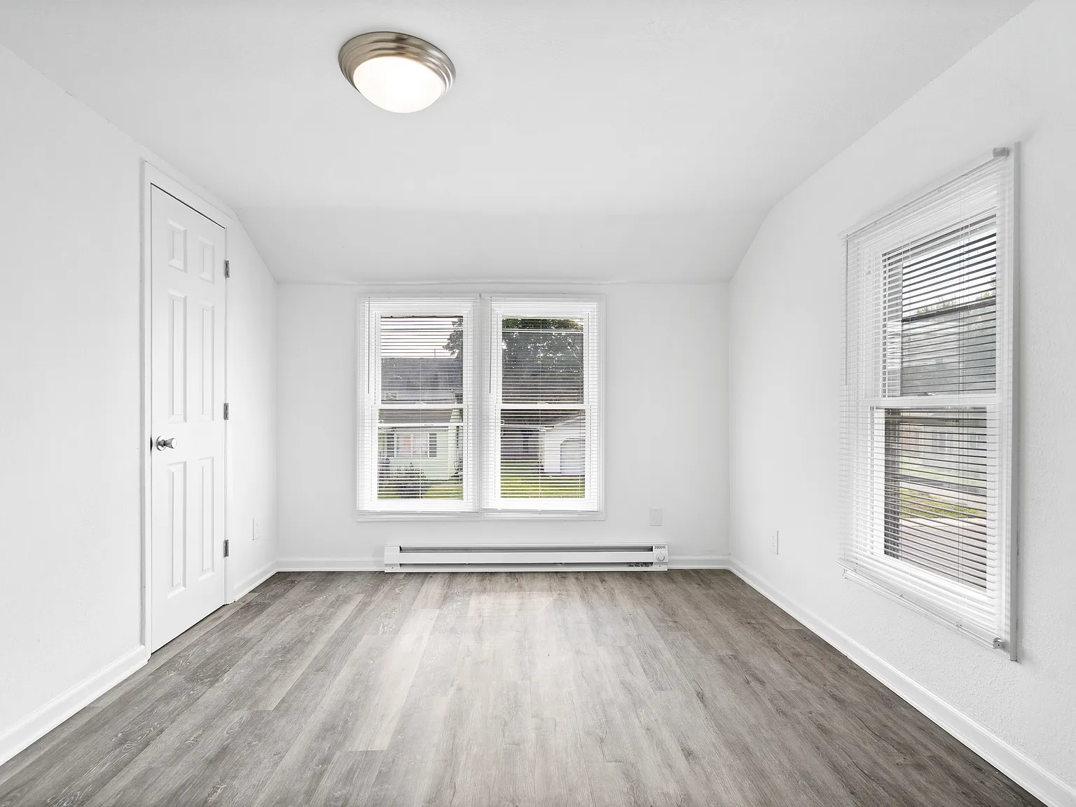 2 bed, 813 sqft, $900 — Photo 4