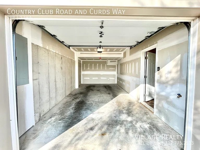 Country Club Rd — Photo 103