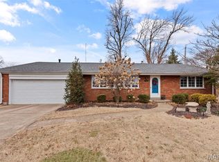 6121 Savio Dr, Saint Louis, MO 63123