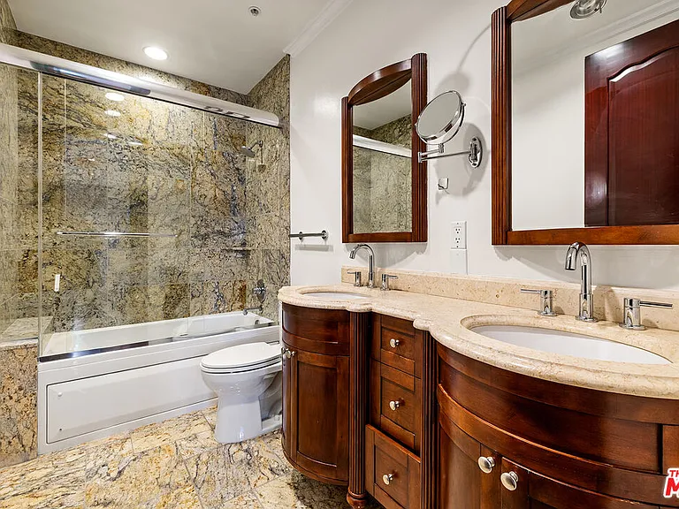 632 N Kings Rd #101 — Photo 8