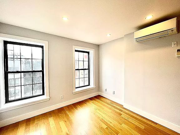 3rd image of 11A Spencer Pl #9