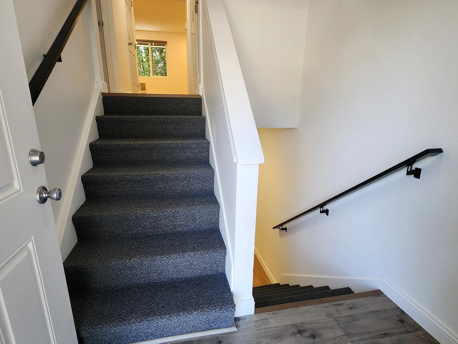 3 bed, 1.5 bath, 1216 sqft, $2,795 — Photo 3