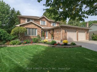 1039 Country Club Ct, London, ON N6C 5R9