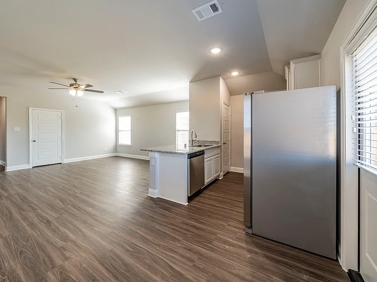 6406 Rienzi Dr — Photo 15
