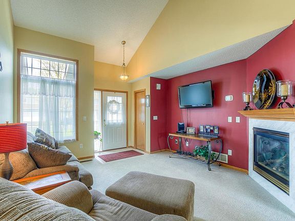 3rd image of 10028 Pleasure Creek Cir NE