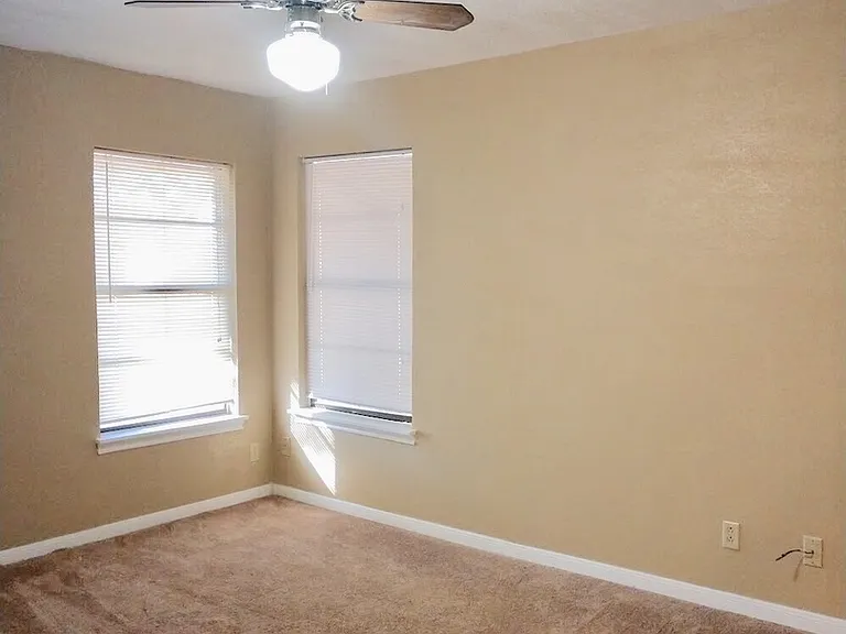 2313 Dover Rd — Photo 15