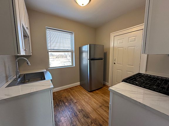 2nd image of 6150 S Sacramento Ave APT 2W