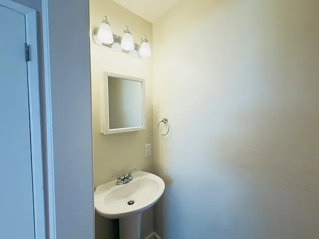 723 Redwood Ave #723 — Photo 14