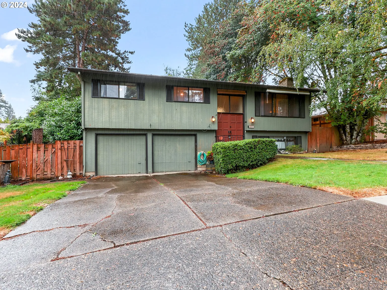 7300 SW Trillium Ave photo 1