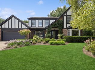 1201 Lisa Cir, Libertyville, IL 60048