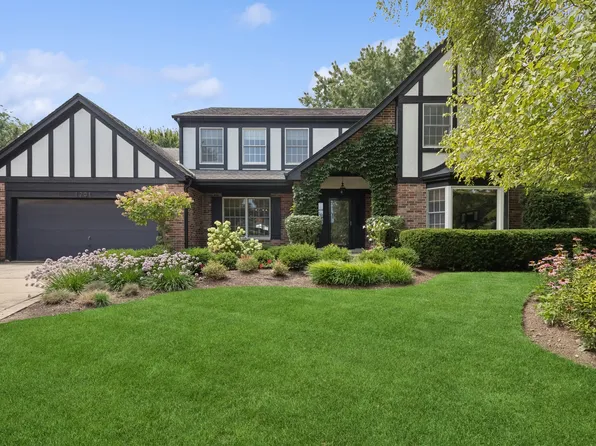 1201 Lisa Cir, Libertyville, IL 60048