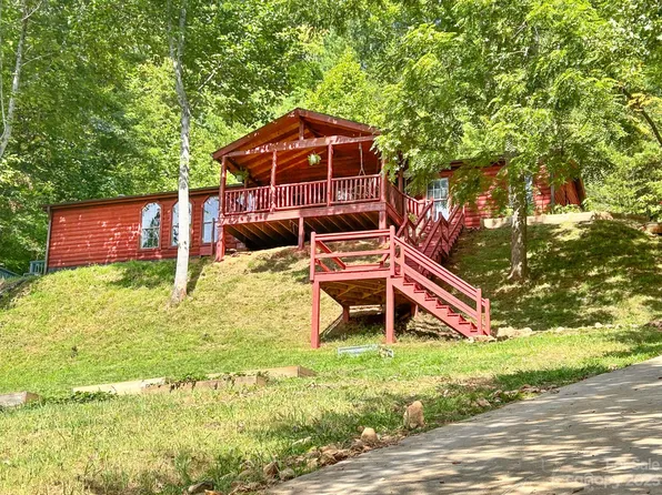 24 Libby Dr #6, Weaverville, NC 28787