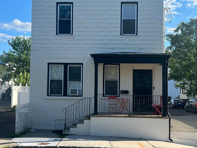 29 Laurel Ave #2 — Photo 4