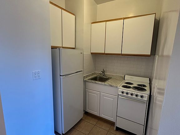 4th image of 243 E 83rd St APT 5D