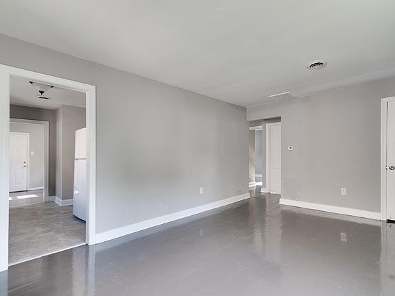 3rd image of 2211 Terminal Ave