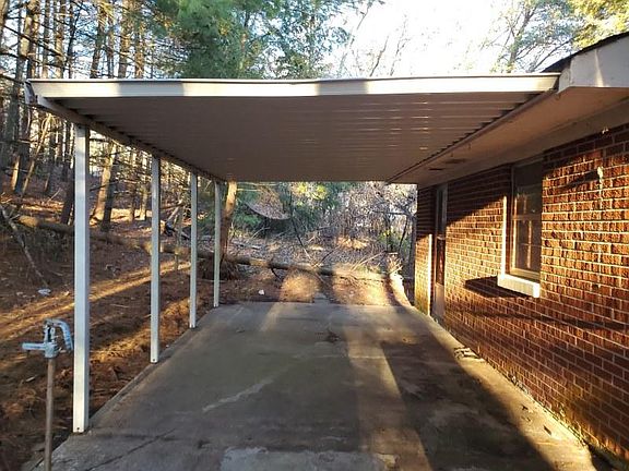 4th image of 1613 N Wallace Wilkinson Blvd