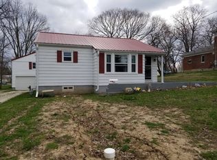 250 W Bridgeport St, White Hall, IL 62092