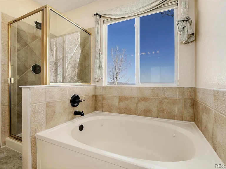 9865 Falcon Ln — Photo 24