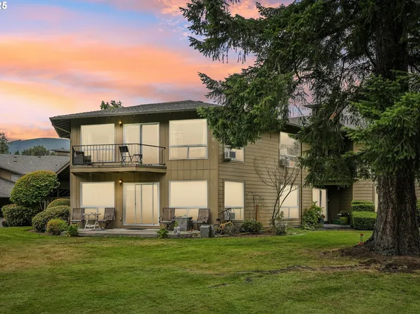 68646 E Fairway Estates Rd, Welches, OR 97067