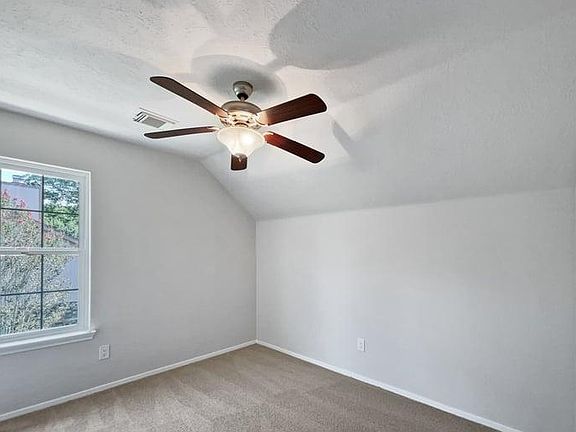 3rd image of 2528 Walnut Grove Ct