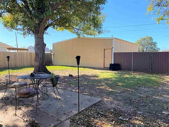 5th image of 4426 Hughes Dr