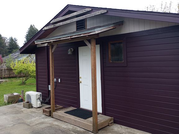 2nd image of 75 Kingston Rd #B