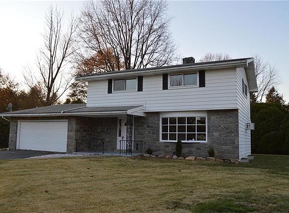 3rd image of 1802 Lord Byron Dr