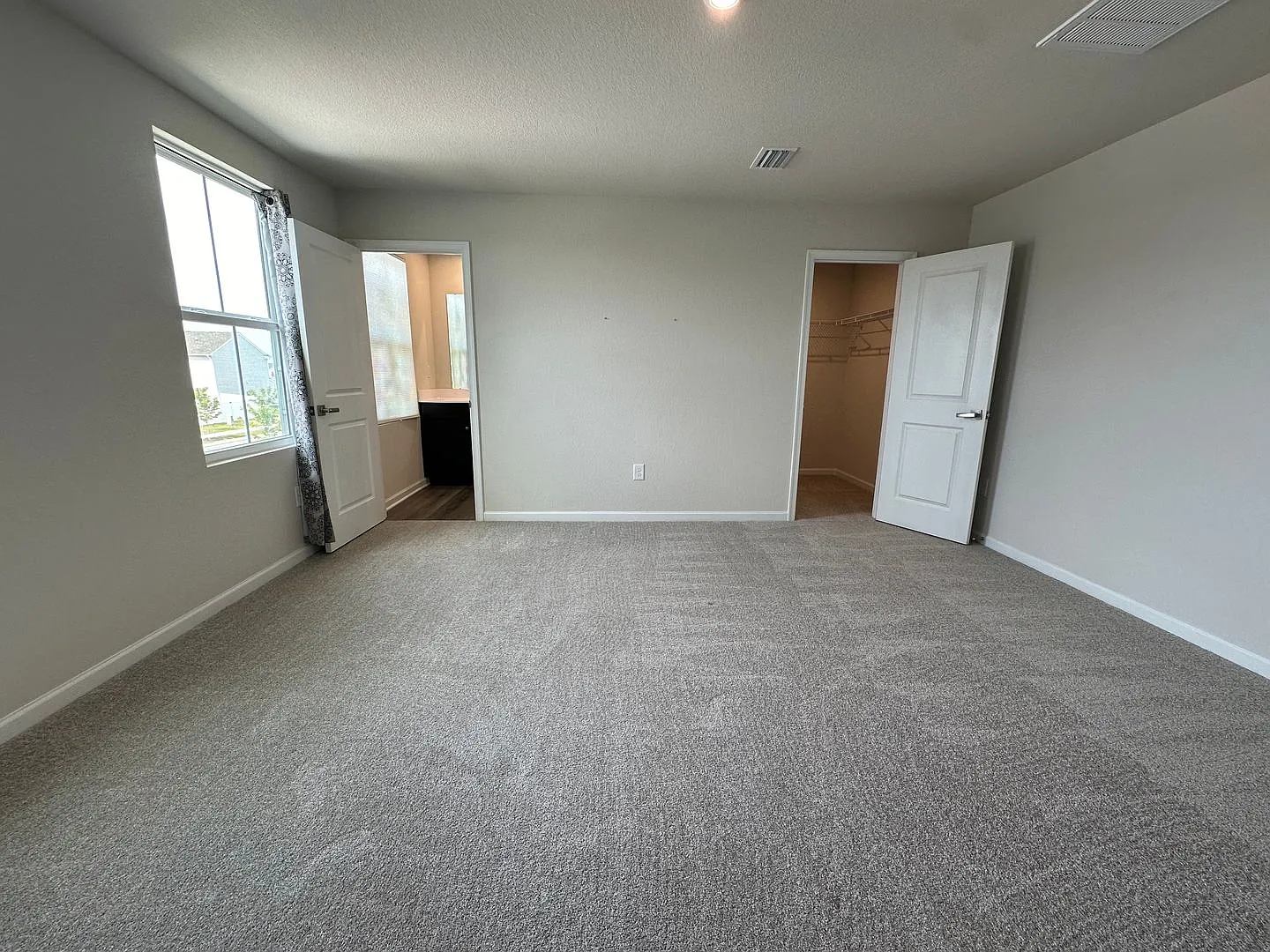 Welcome Home - Modern Updates, Spacious Living & Lasting Charm — Photo 4