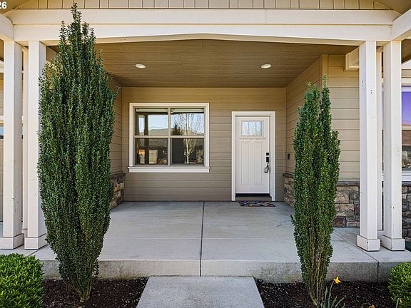 5th image of 839 Lupine St