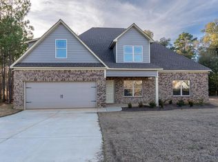 28 Landings Dr, Fort Mitchell, AL 36856