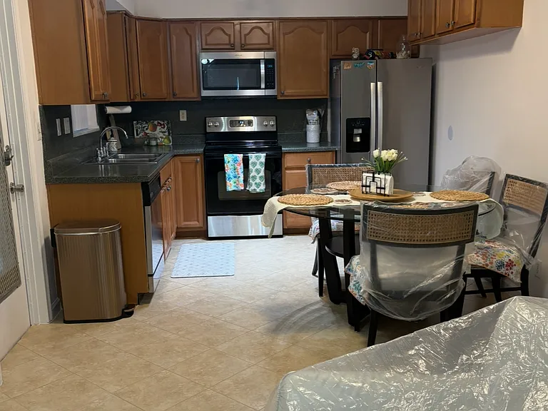 705 NE 2nd St #8 — Photo 10